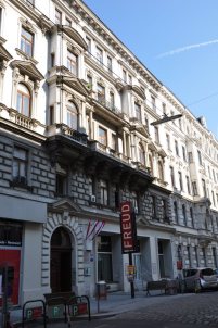 307909_10150291325296123_1961169270_n