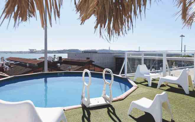 lisbona ostello con piscina