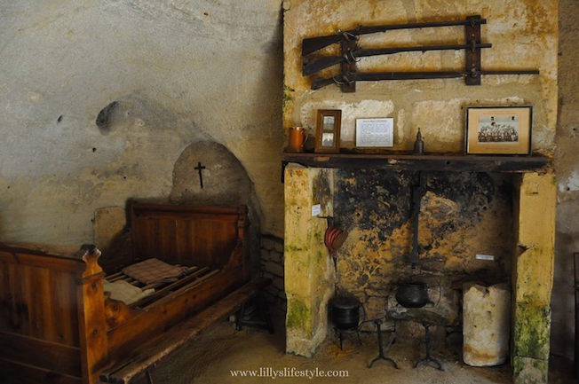 visitare casa troglodita Rochemenier francia