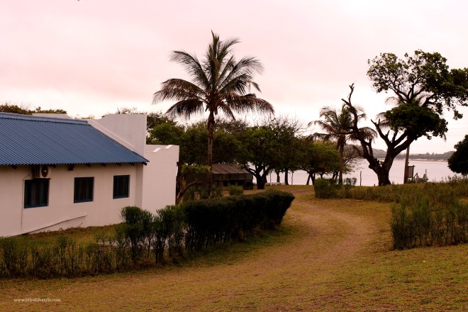 dove dormire a bordo lago balene mozambico