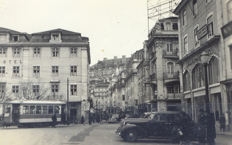 la strada più piccola di lisbona