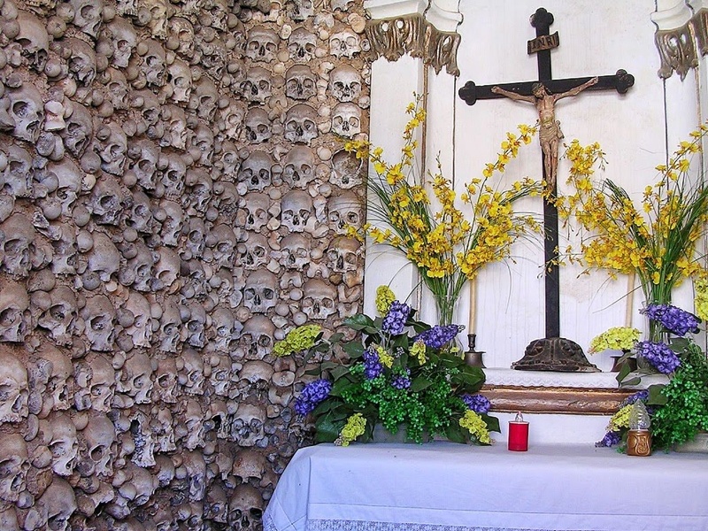 cappella ossa alentejo portogallo