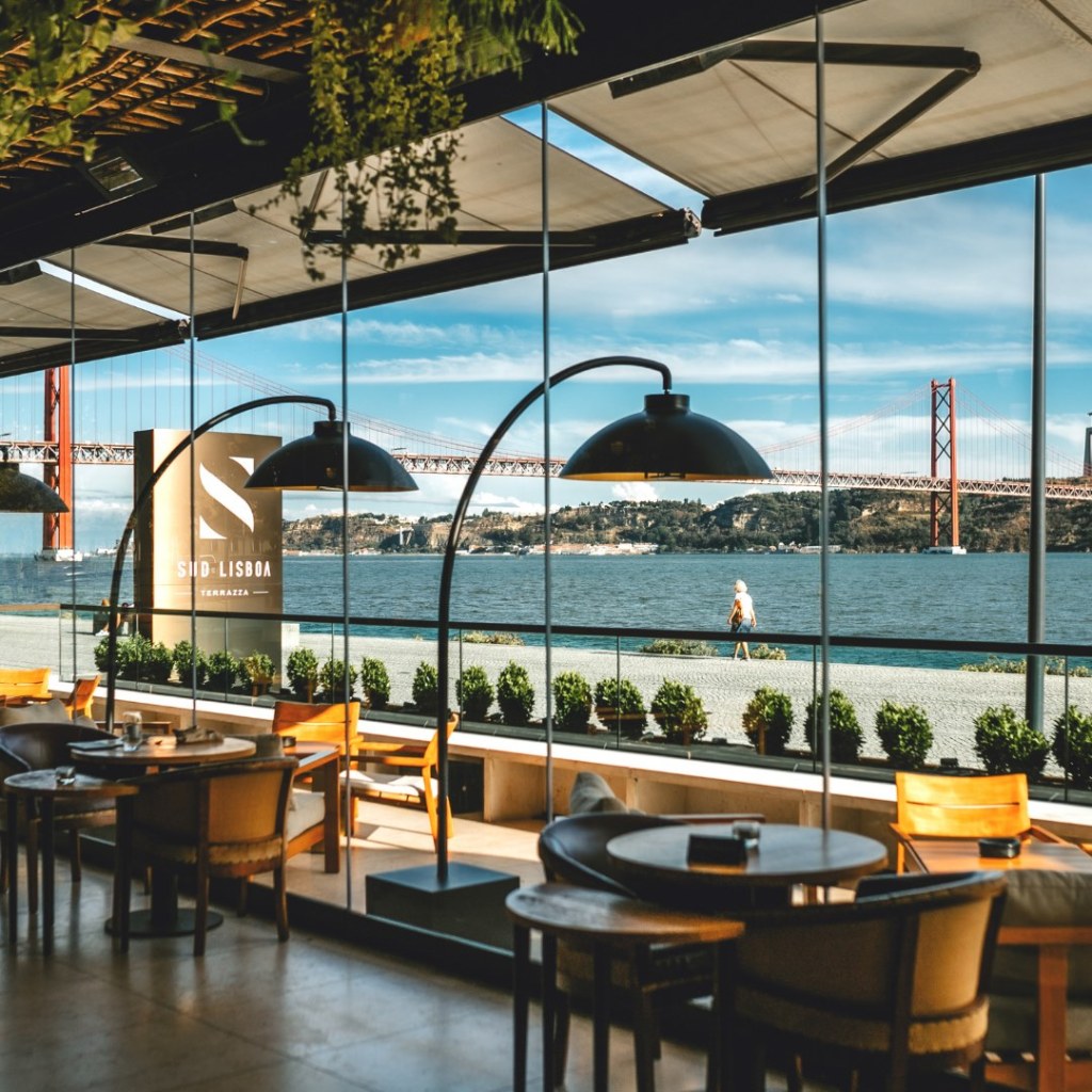 lisbona ristorante bar con terrazza con vista