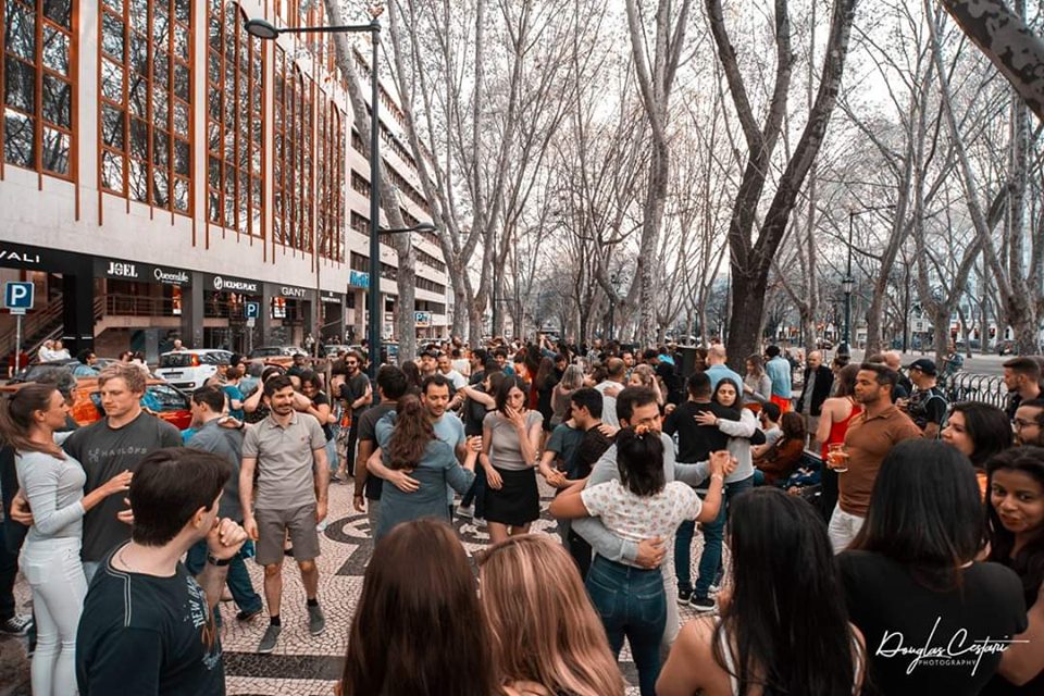 ballare in strada lisbona