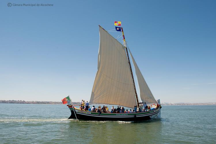 antica imparcazione fiume tago alcochete